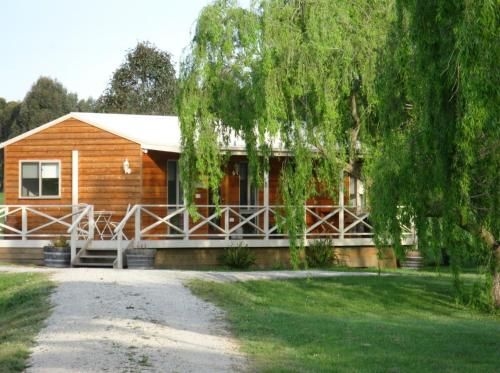 Little Lake Cottage1
