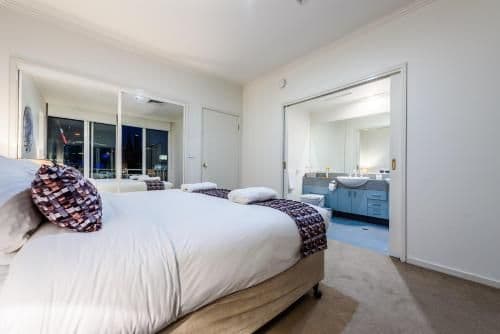 Deluxe Three-Bedroom Two-Bathroom Apartment