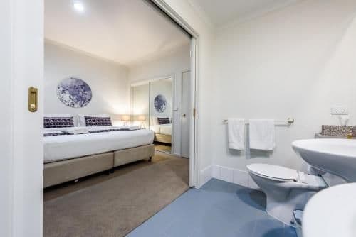 Deluxe Three-Bedroom Two-Bathroom Apartment