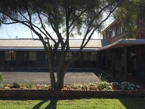 Bryants Motel0