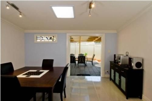 Armadale House - Kingscote2
