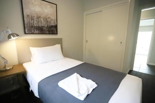 Eastend Studio Apartments3