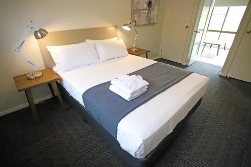 Eastend Studio Apartments4