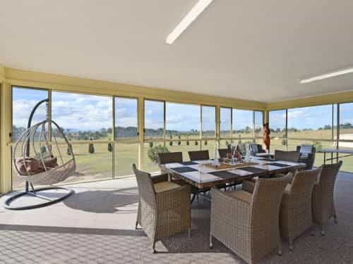 Noble Willow Homestead Lovedale. Super Spacious, with views and pool