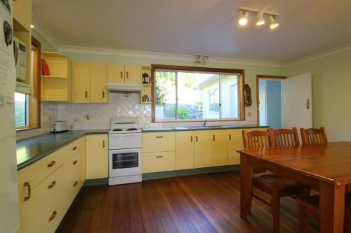 Hi View, 18 Dulconghi Street0