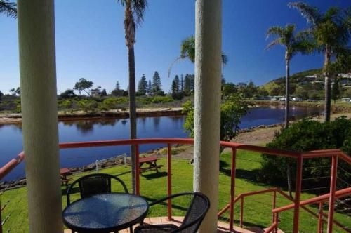 Beachfront 4, 25 Willow Street4