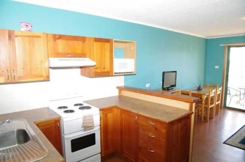 Beachfront 4, 25 Willow Street2