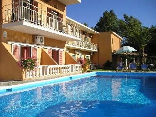 River Studios and Apartments4