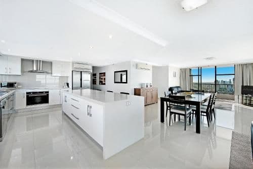 Sub Penthouse Three-Bedroom Apartment with Ocean View