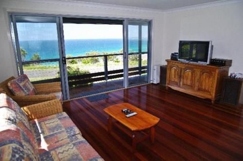 Charm Cottage, 58 Skyline Crescent4