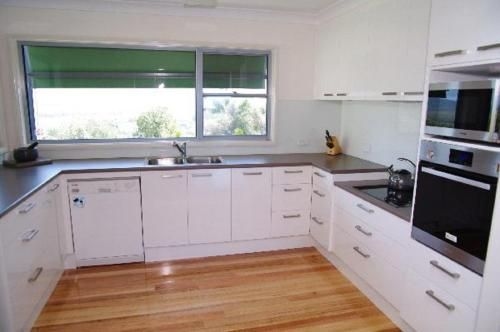 Charm Cottage, 58 Skyline Crescent3