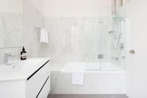 STUNNING SYDNEY HOME 93