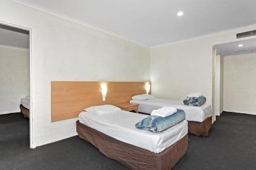 Beds in 6-Bed Dormitory Room
