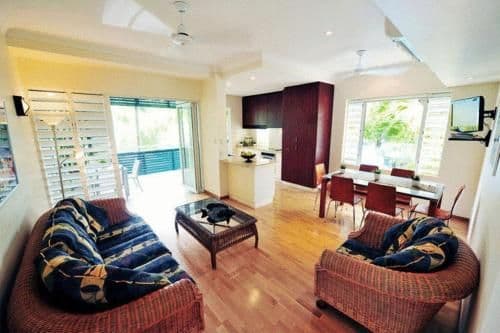Two-Bedroom Apartment with 2 Bathrooms and Pool View