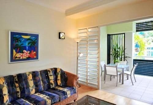 Two-Bedroom Apartment with 1 Bathroom and Pool View