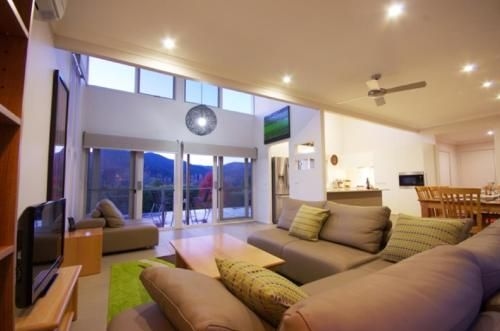 Cadence at Bright - Luxury accommodation0