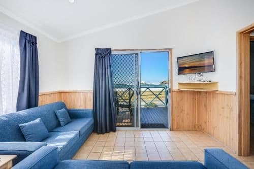 Deluxe Two-Bedroom Suite - Beach Front