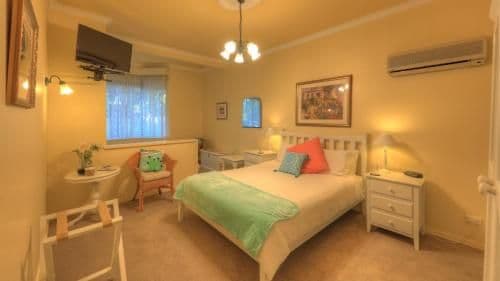Queen Room with Spa Bath