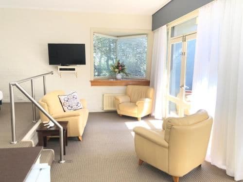 Deluxe King Suite