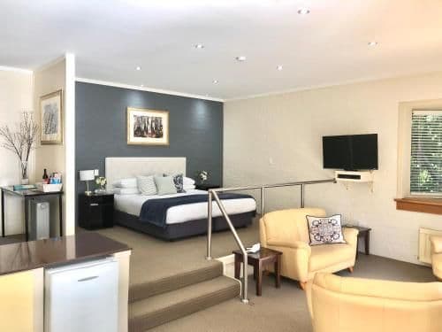 Deluxe King Suite