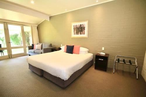 King Room with Roll-In Shower - Disability Access