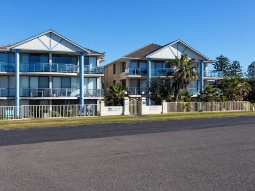 Amazing Ocean Views (Amazing Ocean Viewsc)4