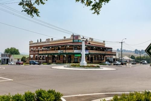 Bank Hotel Dungog0