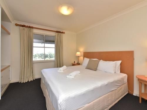 Villa Executive 2br Ferre Resort Condo located within Cypress Lakes Resort (nothing is more central)4