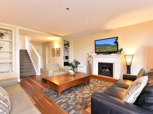 Villa 3br Vista Resort Condo located within Cypress Lakes Resort (nothing is more central)1