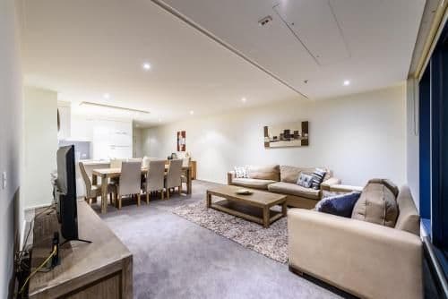 Deluxe Three-Bedroom Apartment
