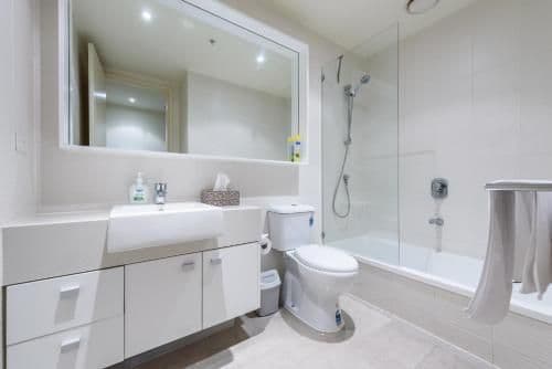 Deluxe Three-Bedroom Apartment