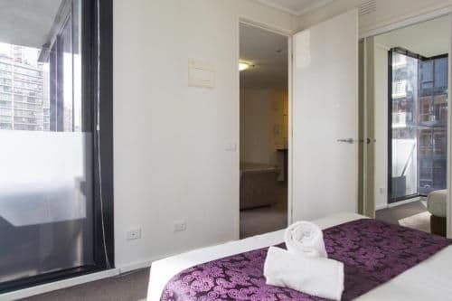 Double Room with Shared Kitchen + Lounge