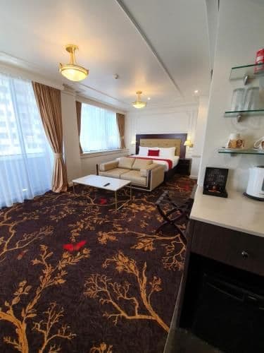 Luxury King Suite with Spa Bath