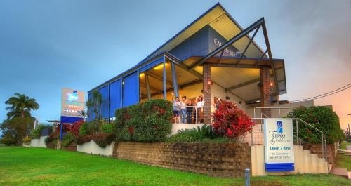 Tropixx Motel & Restaurant4