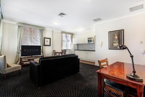Superior One-Bedroom Apartment