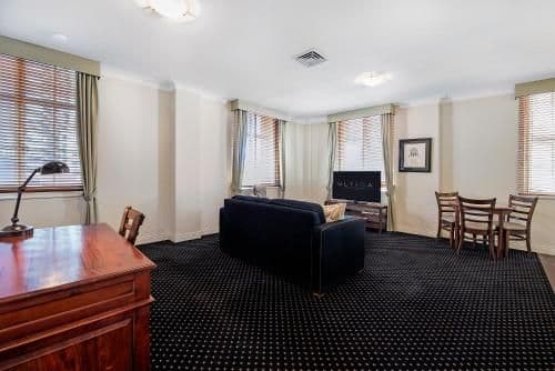 Superior One-Bedroom Apartment