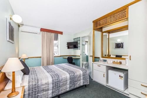 Standard Queen Room