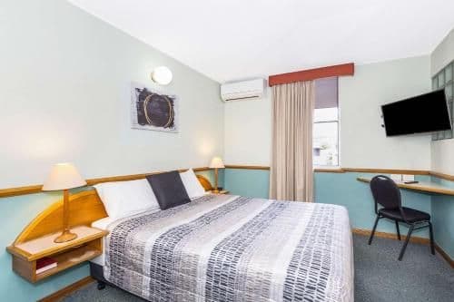 Standard Queen Room