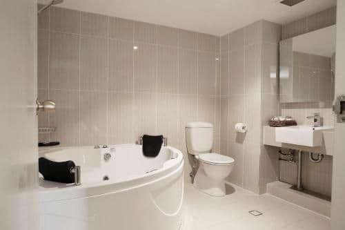 One-Bedroom Suite with Spa