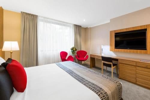 Deluxe King Room - Disability Access