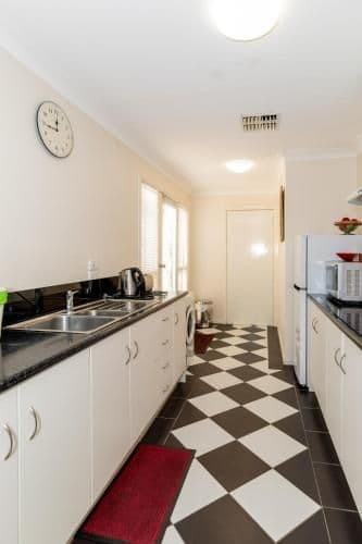 One-Bedroom Apartment with Kitchen