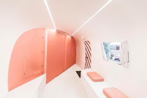 AIRSTREAM - Deluxe Queen Room