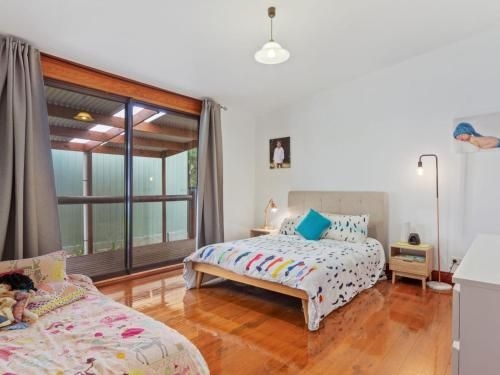 The Log Cabin - 47 Jetty Road4