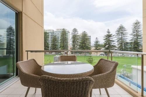 Apartment with Garden View