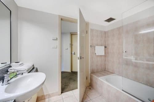 Deluxe Two-Bedroom Apartment