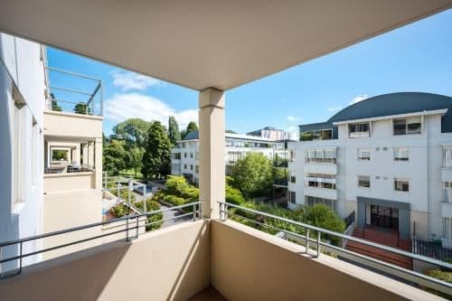 Deluxe Two-Bedroom Apartment