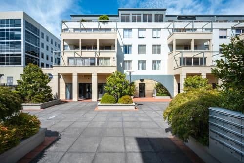 Deluxe Two-Bedroom Apartment