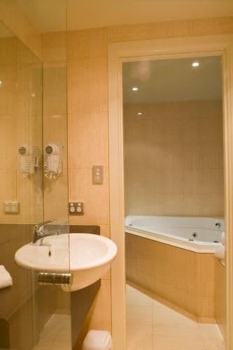 Standard Spa Room