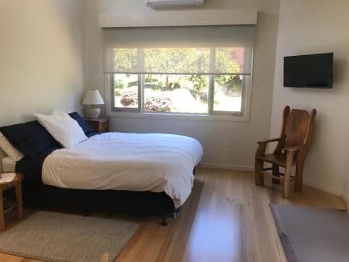 Deluxe Queen Suite
