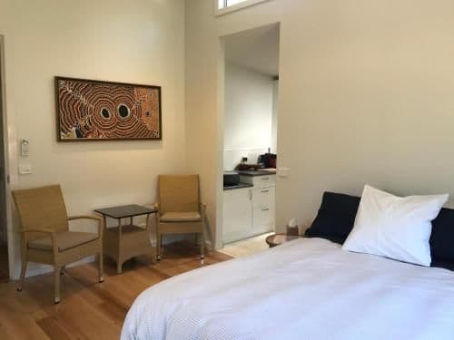 Deluxe Queen Suite
